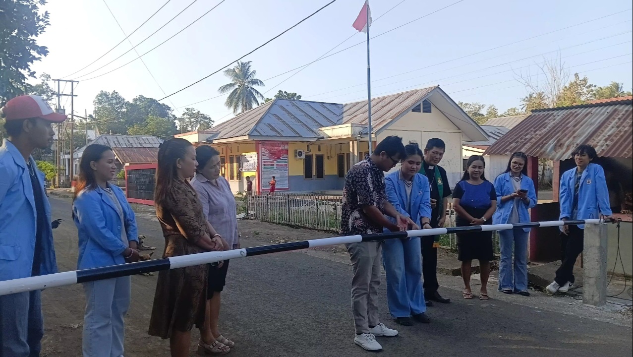Palang Portal Jadi Ikhtiar Menjaga Resetlemen, Mahasiswa KKN Unsrit Tinggalkan Jejak untuk Keamanan Desa