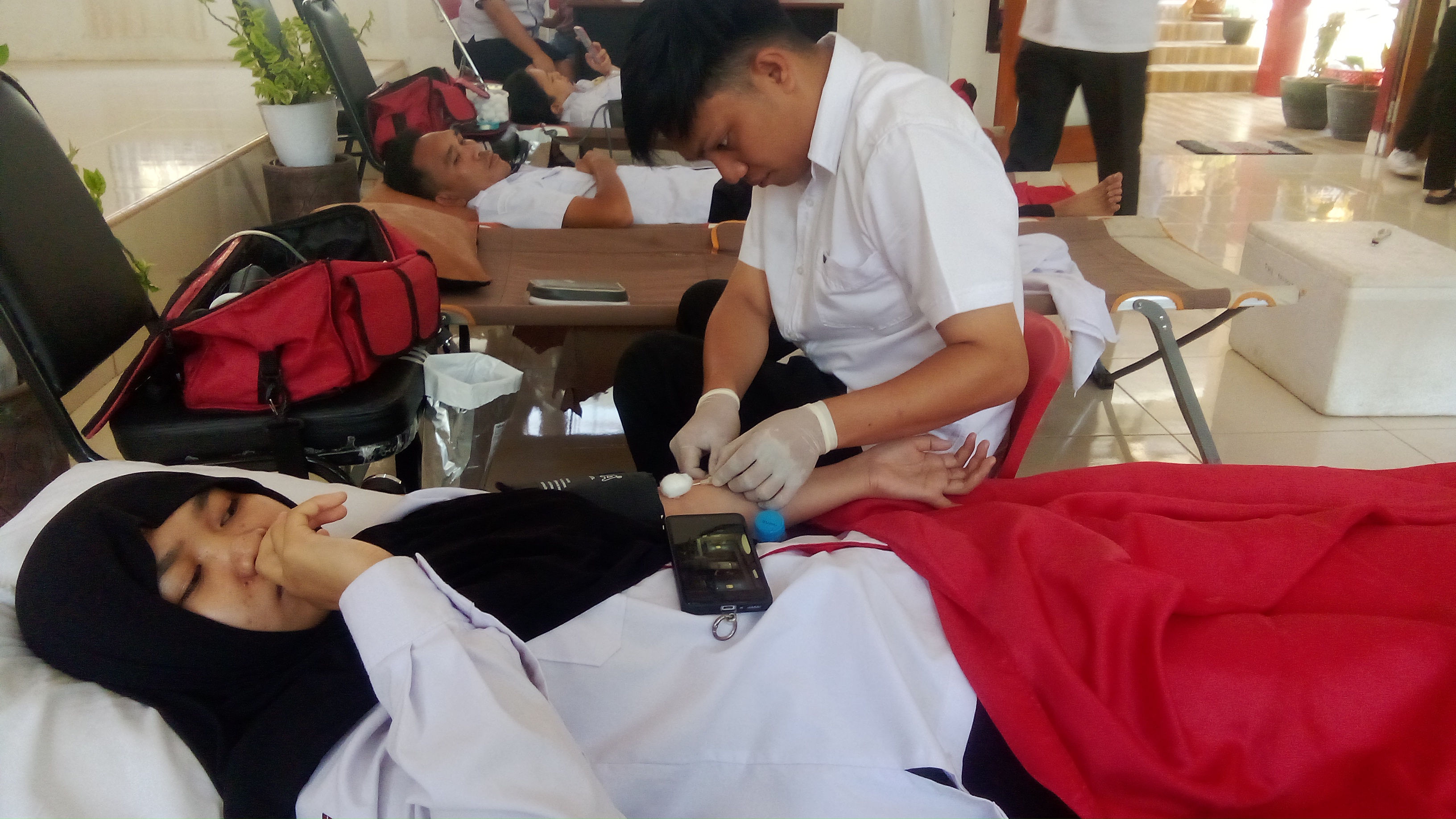 Antusias, 30 Pendonor dan 100 warga Periksa Kesehatan Gratis di Liktim